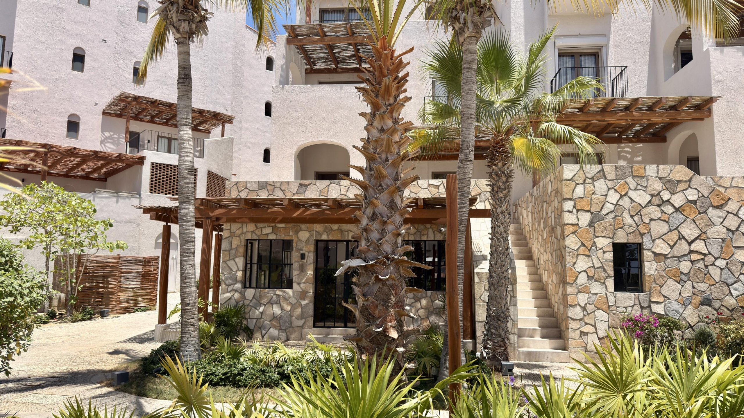 Los Cabos Satus Exclusivo Departamento con Vista al Arco, Precio en pesos: – 3400 P. Finisterra, San Jose del Cabo, BS