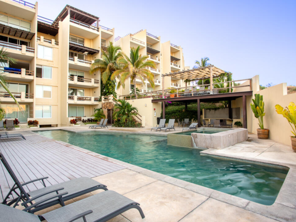 Los Cabos Centro-Sjd This fully furnished 2-bedroom, 2.5-bath penthouse at Cardinal Living offers a comfortable layout and an unbeatable location in San José. The PH features two spacious bedrooms with ensuite bathrooms, an open living area, a fully equipped kitchen, and a convenient half bath for guests. It works well for full-time living or as a high-performing vacation rental.The building includes a rooftop pool with city – 702 Paso de Las Misiones, San Jose del Cabo, BS