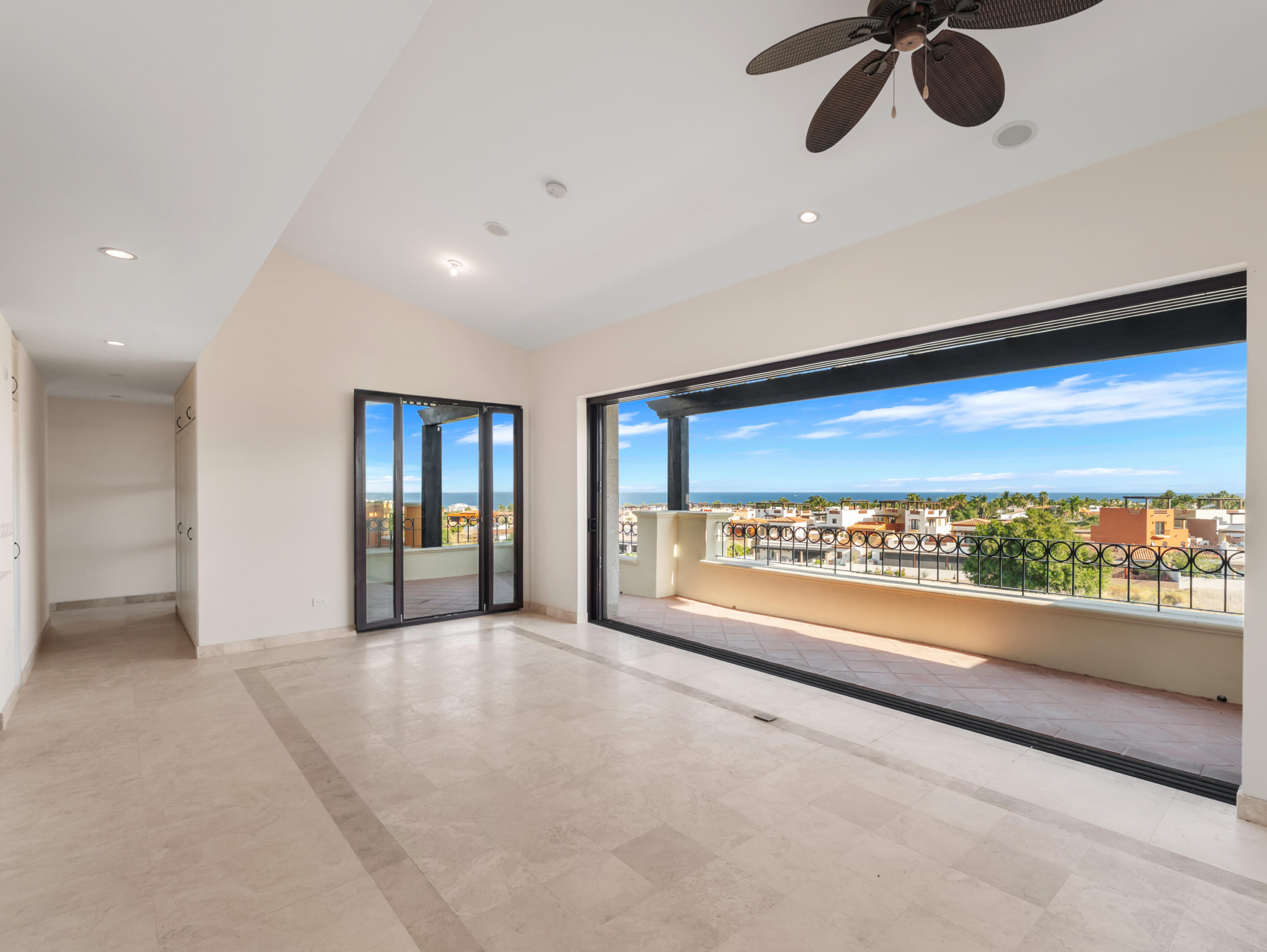 Los Cabos Centro-Sjd Indulge in resort-style amenities that elevate everyday living: a heated pool, ocean- – Villas Mexico Buliding 16 -, San Jose del Cabo, San Jose del Cabo, BS