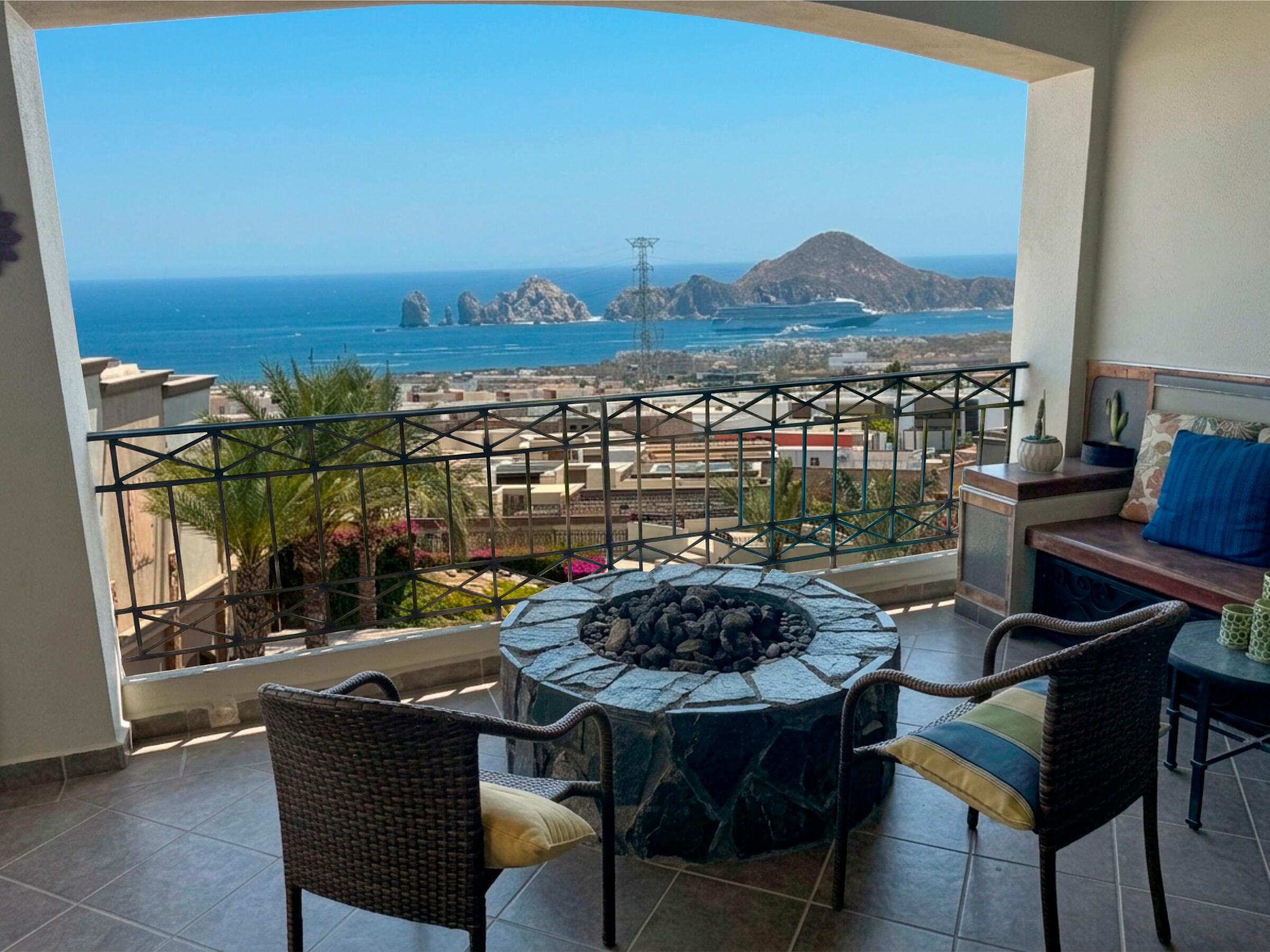 Esperanza Fonatur Fully furnished Condo steps from the best of San Jose del Cabo!A polished 2 bedrooms 1 bath residence in a quiet 27-unit enclave, overlooking the Vidanta Golf Course. Villas Baja # 28 designed for comfort, convenience, and a lock - and- leave Baja lifestyle. Balances relaxed Baja character with practical upgrade: travertine floors, granite counters, stainless steel appliances, a water purifier, Tecno blinds, and a healthy HOA and quieter residential. Close to shopping, golf, restaurants, grocery stores, hotels, with downtown San Jose and the calm rhythm of Baja living. – Av. Paseo Del Sol, Cabo Corridor, BS