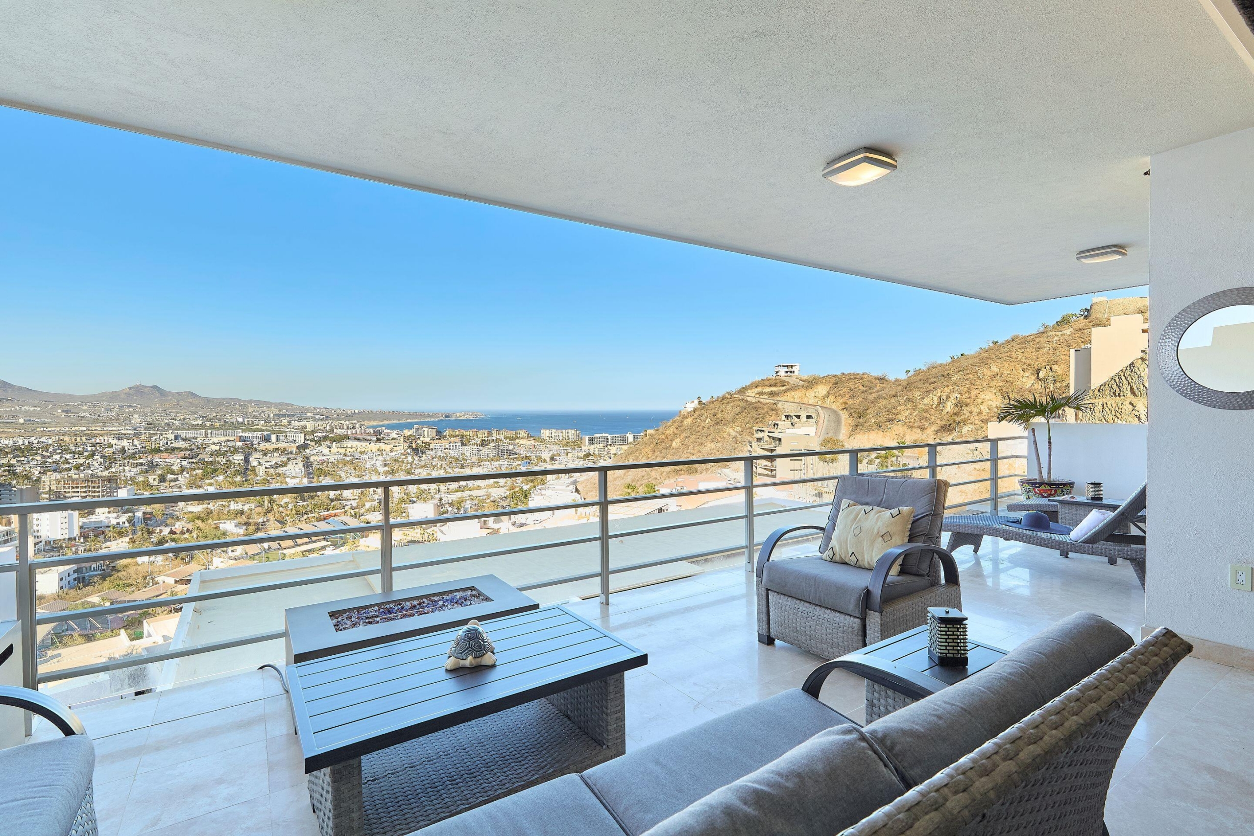 Esperanza Cascadas Welcome to Las Cascadas 611, located in the prestigious Pedregal community. This elegant 2-bedroom, 2-bathroom residence offers breathtaking for sale