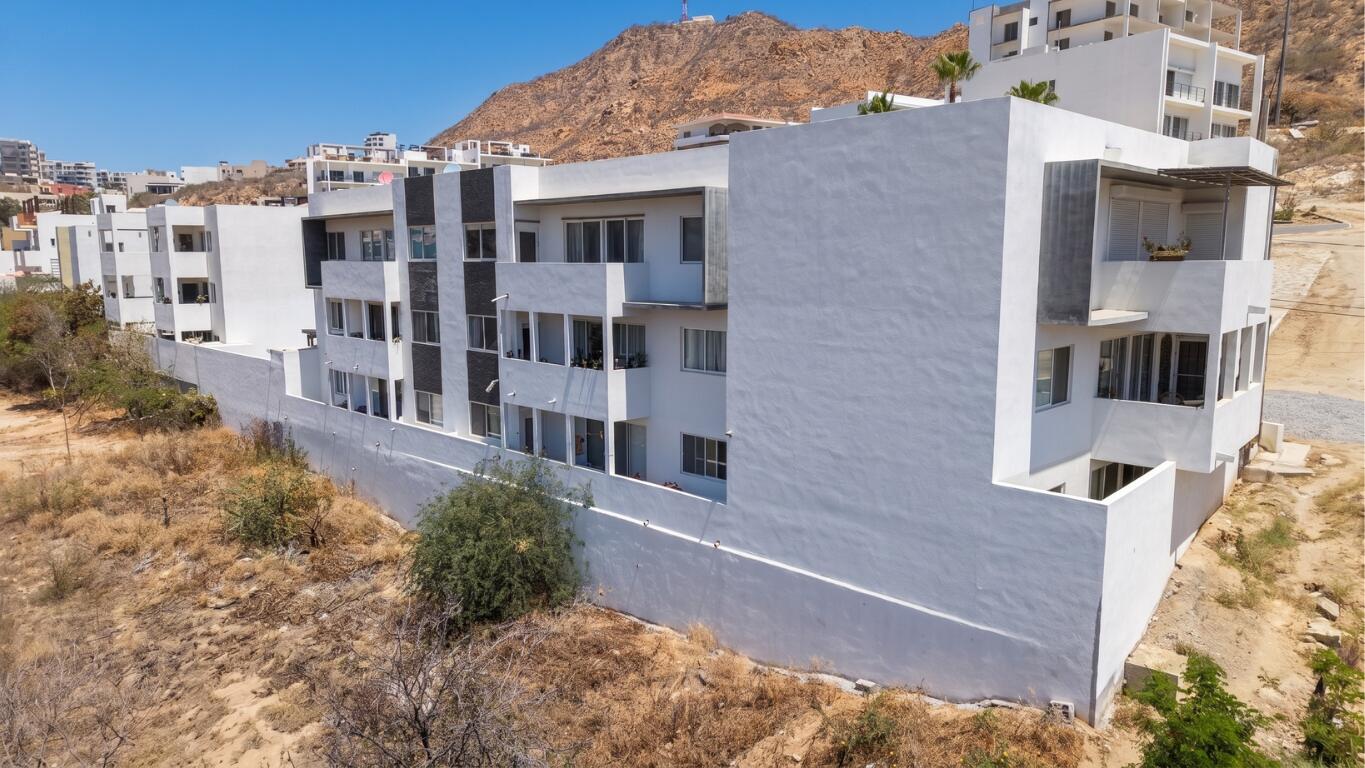 Esperanza Lienzo Charro Condo for Sale at Torre Serena | Sunset, Cabo San LucasExcellent investment opportunity in Torre Serena, a residential community located in the area known as Sunset, in Cabo San Lucas, Baja California Sur.This second-level condo offers 102 m² of construction, featuring 3 bedrooms, 2 full bathrooms, living area, dining area, and a functional kitchen. It is sold furnished and ready to move in or generate income through long-term or vacation rentals.The property includes 1 assigned parking space, and the community offers controlled access with an electric gate for added privacy and security.Price: – Condo Torre Serena #202, Cabo San Lucas, Cabo San Lucas, BS