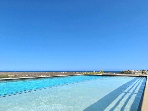 Esperanza Amaterra Corner unit- Amaterra 304 D - is ideally located just 350 meters from Medano Beach, within the Amaterra Phase 2 building. This condo features 2 bedrooms and 2 full bathrooms, and is offered fully furnished and equipped, with one assigned parking space. It's a great option whether you're looking for a comfortable place to live or a property with rental potential.Residents enjoy access to a shared rooftop with a pool and beautiful – sn sn, Cabo Corridor, BS