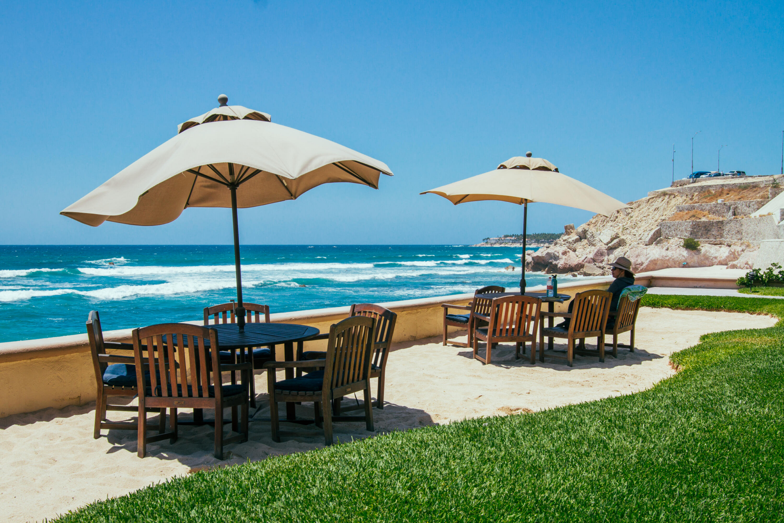 Esperanza Lumaria Lumaria C-106 is a upscale turnkey two-bedroom, two-bathroom ground-floor residence in El Tezal with ocean, Arch, pool and garden – 306 Bahia de las Palmas, San Jose del Cabo, BS