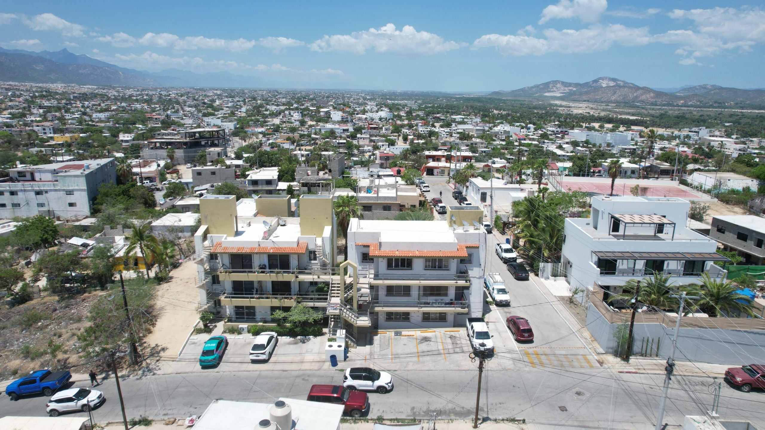 Esperanza Hacienda Los Cabos Welcome to Condo H-4 at Hacienda Los Cabos, a beautifully located 2-bedroom, 2-bathroom residence in the heart of San José del Cabo. Perched on a hillside, this third-floor condo offers beautiful – 924 Paseo de las Misiones, San Jose del Cabo, BS