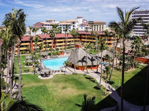 Esperanza Marina Sol This unique spacious 2-bedroom condo, located in the heart of Cabo San Lucas, one block from the famous Medano beach, and only a five-minute walk to the center of Cabo and the Marina, can sleep 6 guests, having a King bed in the master bedroom and two Twin beds in the second bedroom and a roll away bed. There are two full bathrooms, both with hair dryers. This unique condo has access to the patio from both bedrooms, so when you get up in the morning you can walk straight onto the patio to enjoy your first cup of coffee. A fully fitted kitchen will take care of all your cooking needs, eat at the dining table or Bar-B-Que on the spacious extra-large patio which has a beautiful – Paseo El Pescador, Cabo San Lucas, BS