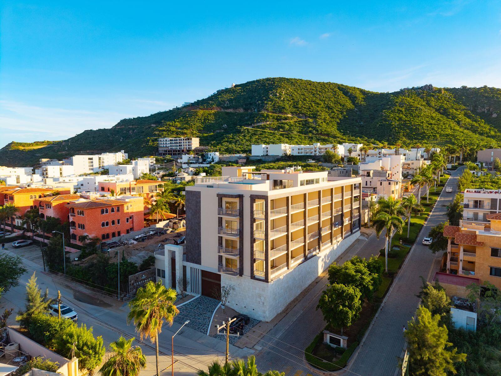 Esperanza Albaluz Residence 405 at ALBALUZ is an elegant fourth-floor, ocean- – VISTAVELA III, Cabo Corridor, Cabo Corridor, BS