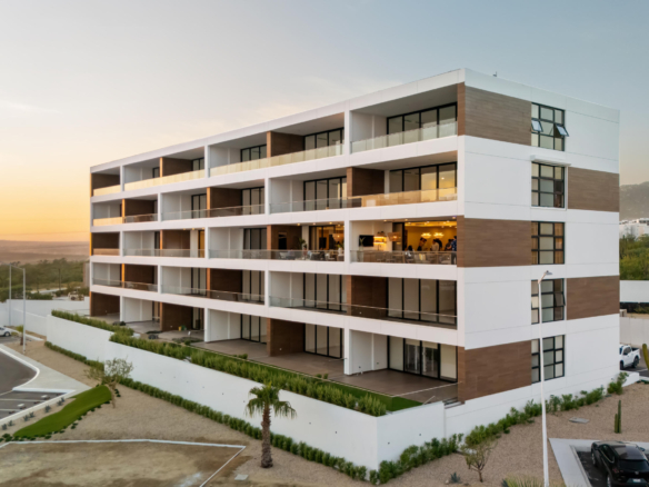 Esperanza Duara This property has amenities such as: Swimming pool, gym, game room, mini golf, basketball courts, children's play area and a common meeting room.Direct Developer Financing in US Dollars: Term: Up to 60 months. Fixed annual interest rate: 8% or 18 months interest-free.Simple and fast process. – CENTRO, Cabo San Lucas, BS